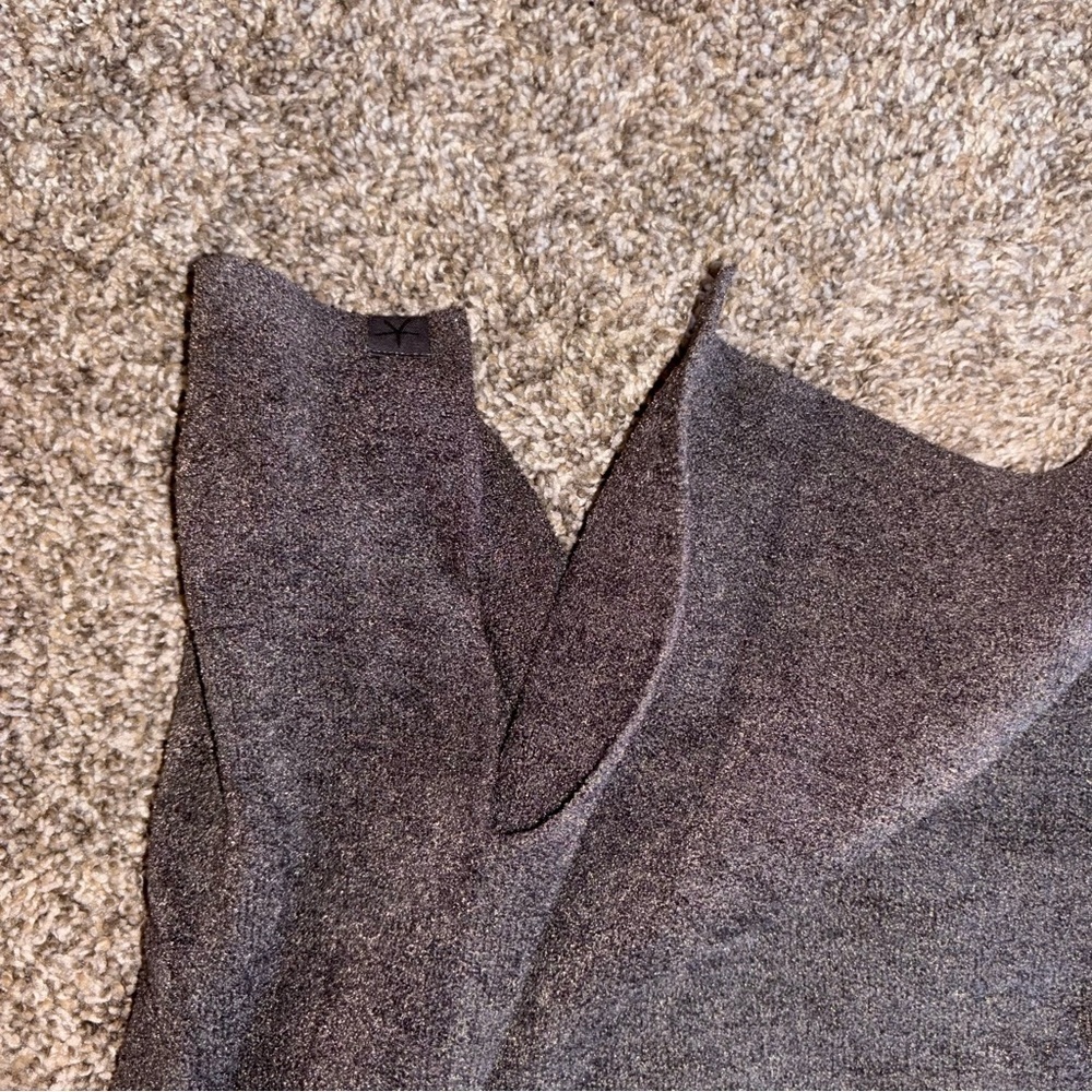 Barefoot dreams sweater - Picture 7 of 11